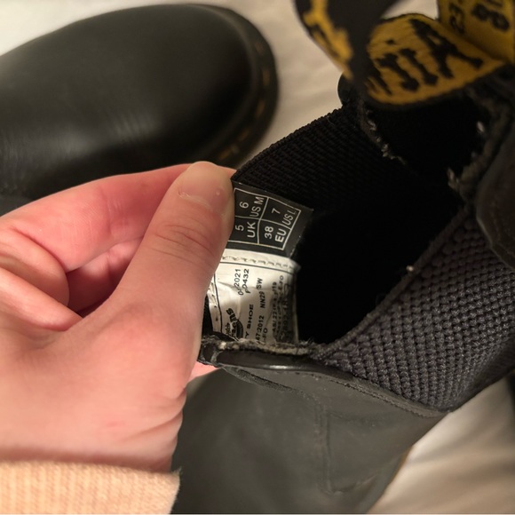 Doc Martens - Picture 3 of 3